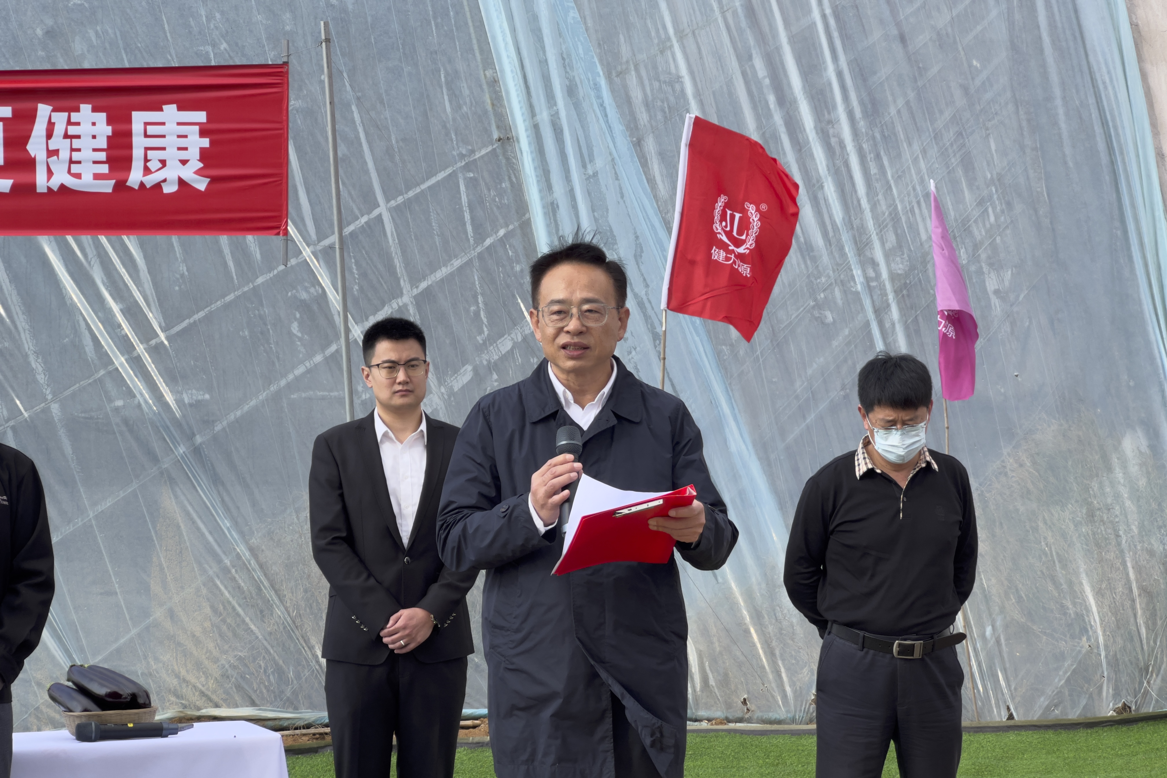 青島力源生態(tài)農(nóng)場太空蔬菜上市啦！